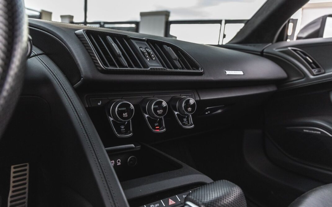 2017 Audi R8 - Image 11