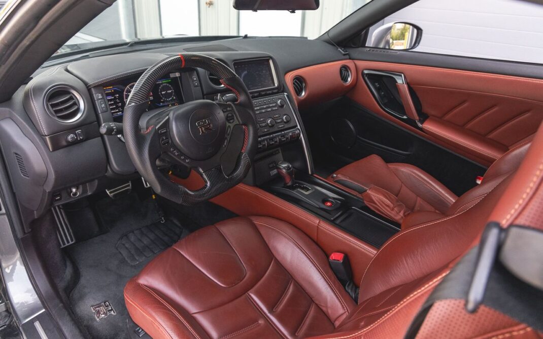 2015 Nissan GT-R - Image 27