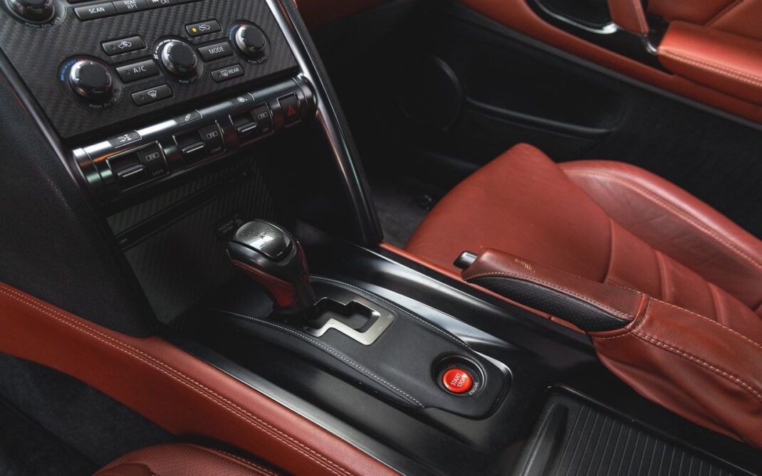 2015 Nissan GT-R - Image 31