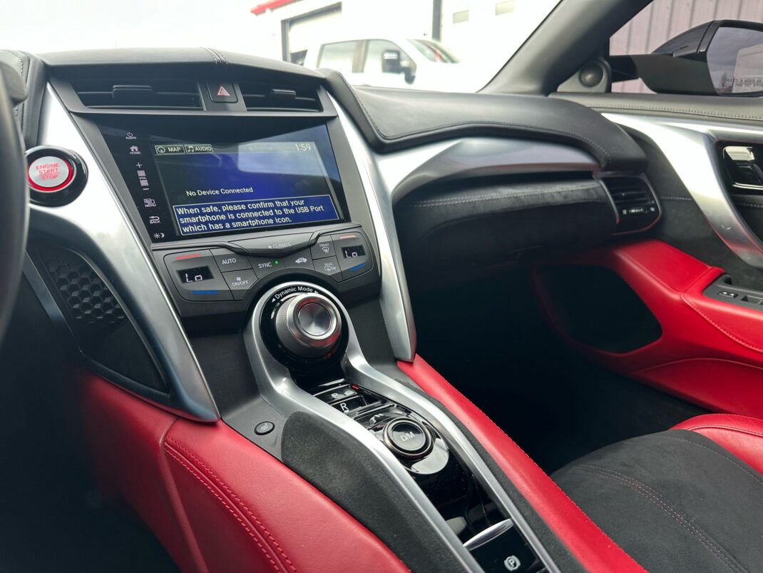 2017 Acura NSX - Image 31