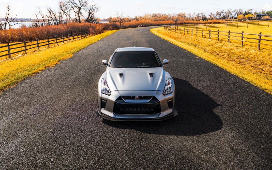 2020 Nissan GT-R - Image 9