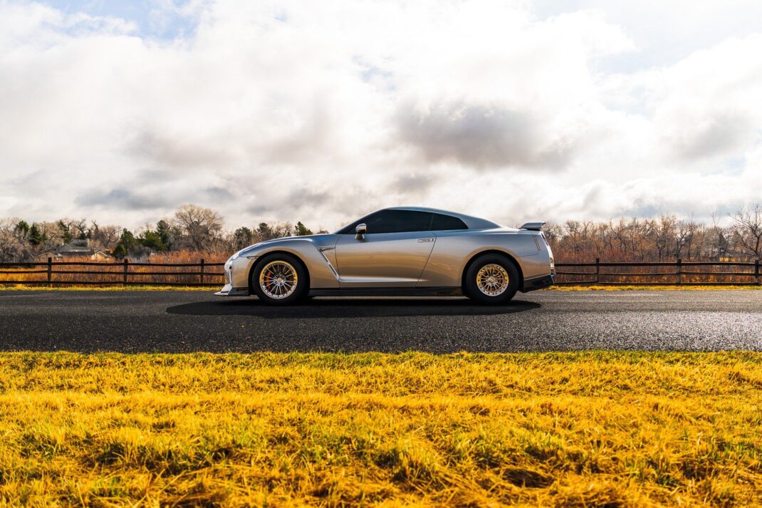 2020 Nissan GT-R - Image 12