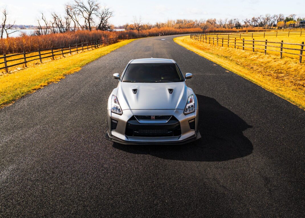 2020 Nissan GT-R - Image 10