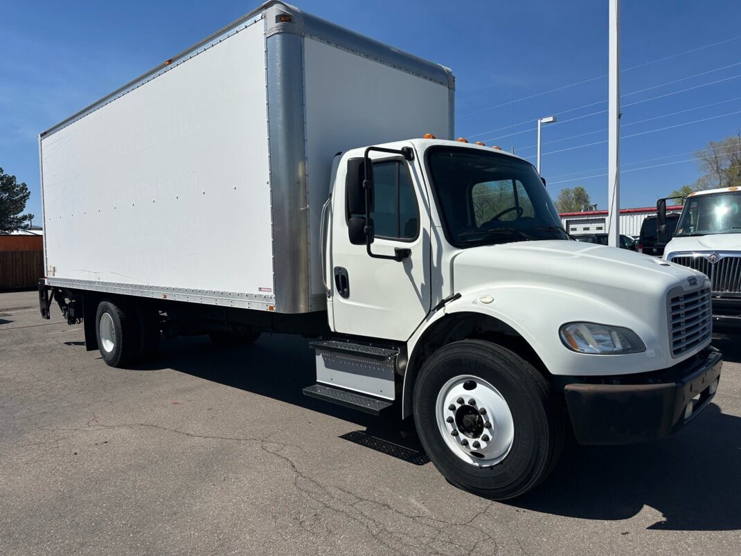 2015 Freightliner M2 106