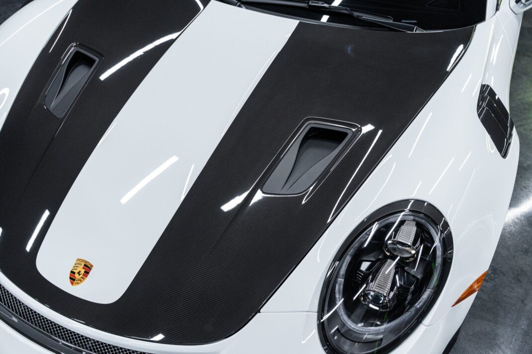 2018 Porsche 911 - Image 40