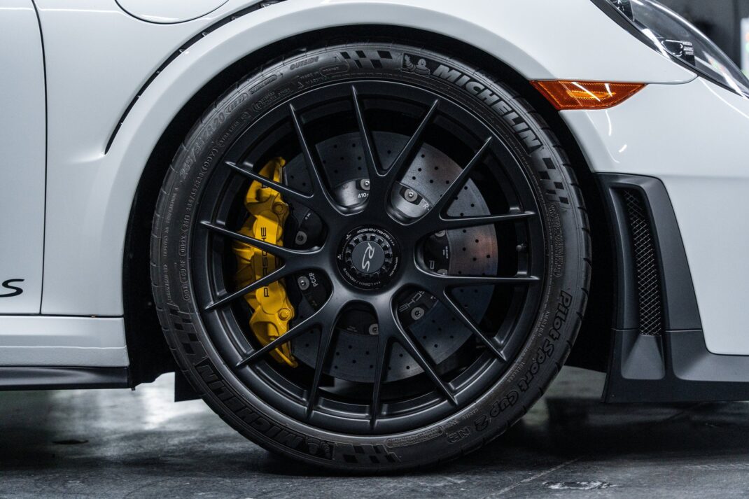 2018 Porsche 911 - Image 3