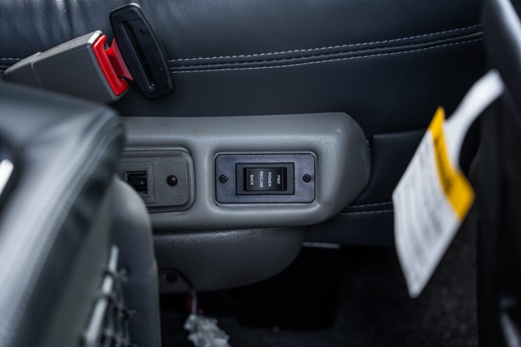 2025 GMC Savana - Image 27
