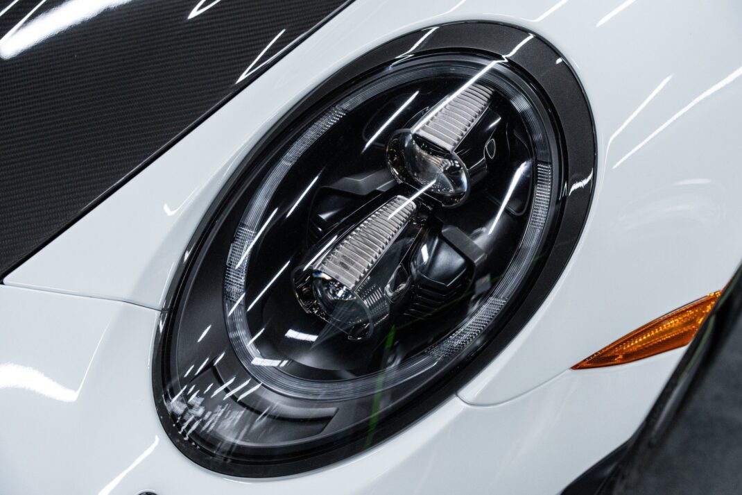 2018 Porsche 911 - Image 43