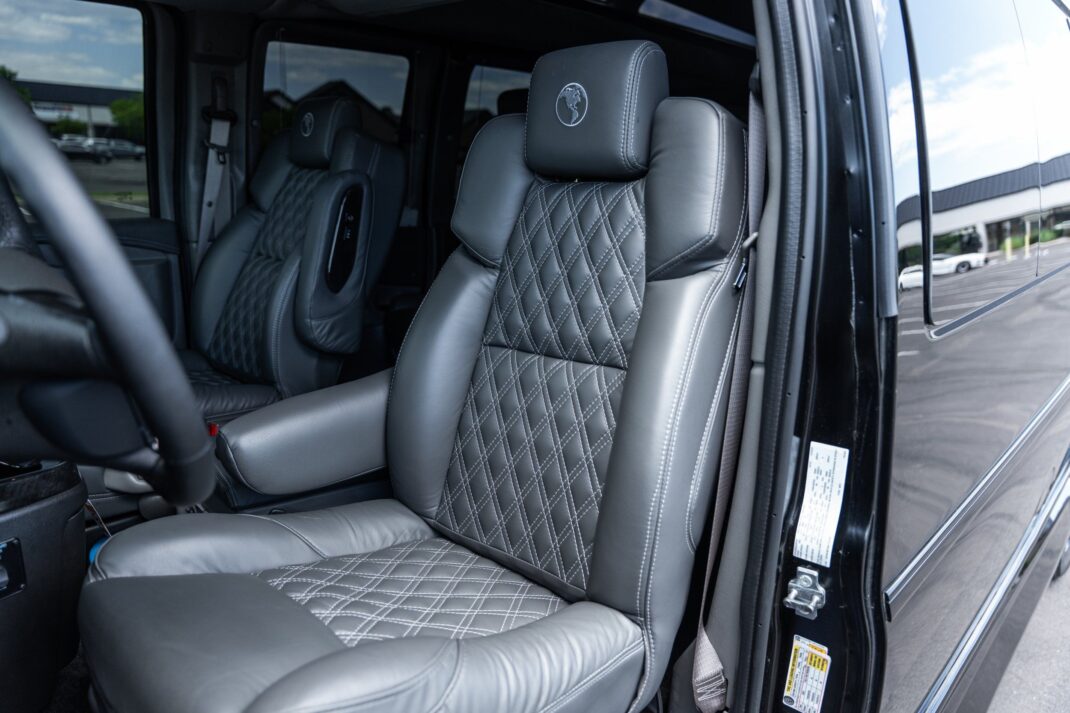 2025 GMC Savana - Image 20