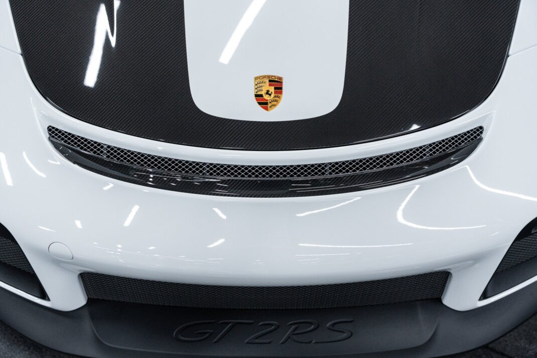 2018 Porsche 911 - Image 38