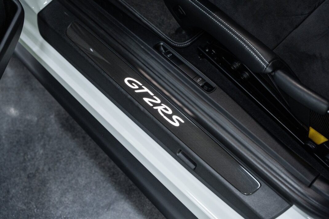 2018 Porsche 911 - Image 45