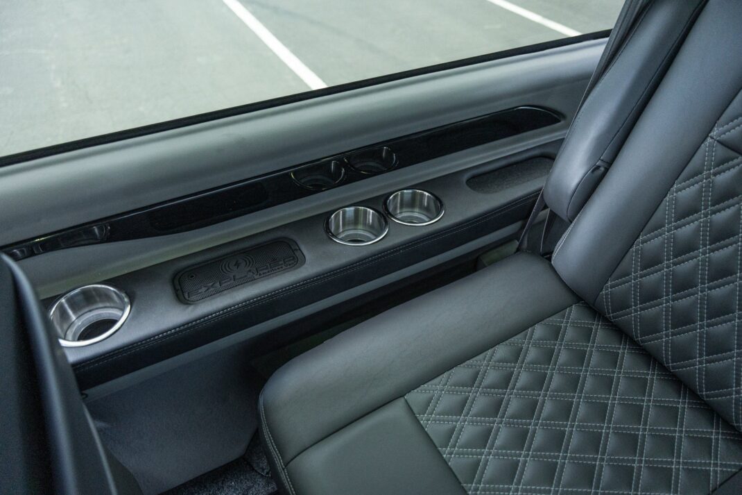 2025 GMC Savana - Image 45
