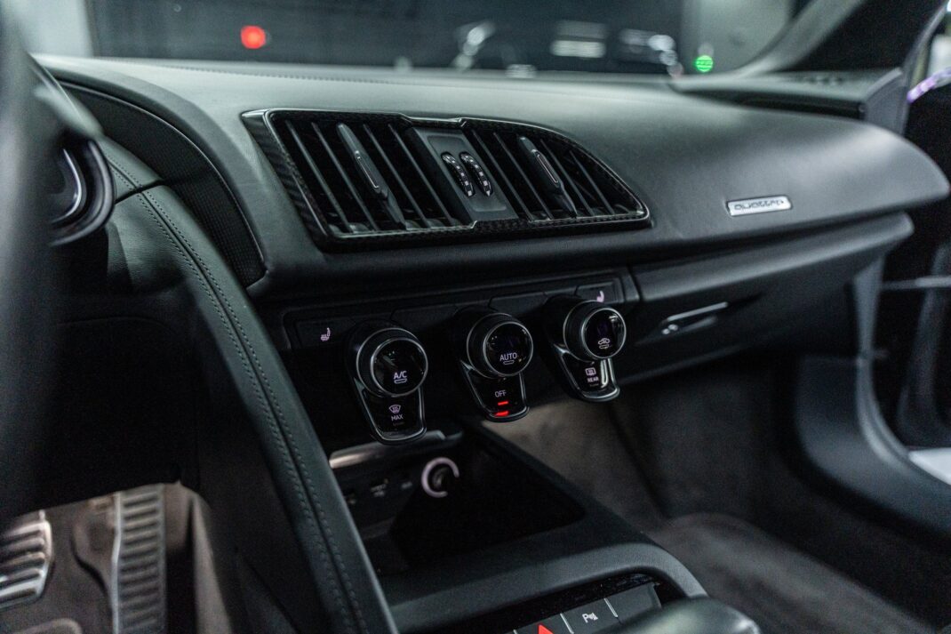 2017 Audi R8 - Image 44