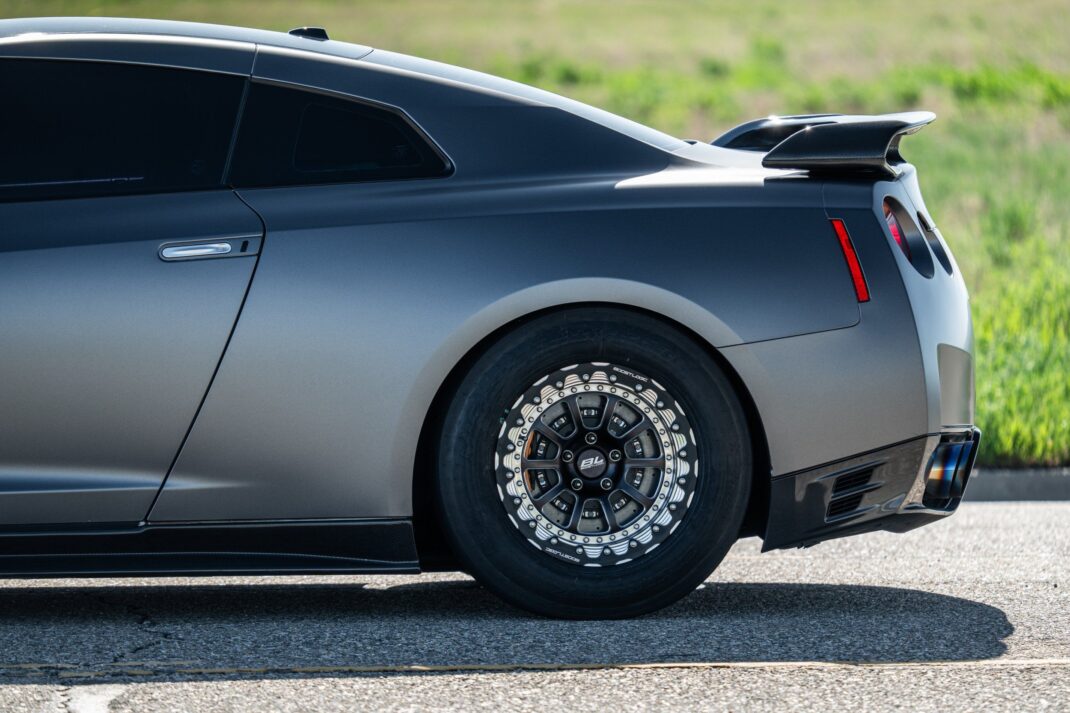 2013 Nissan GT-R - Image 13
