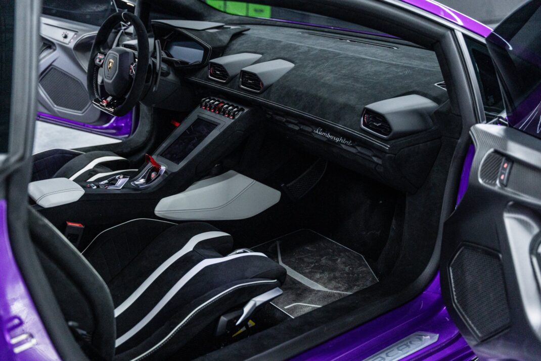 2023 Lamborghini Huracan - Image 30