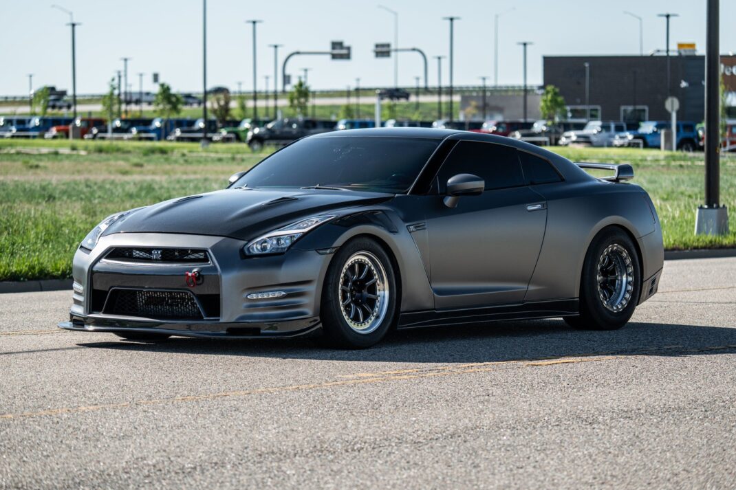 2013 Nissan GT-R - Image 14