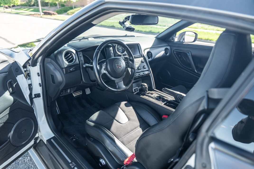 2013 Nissan GT-R - Image 19