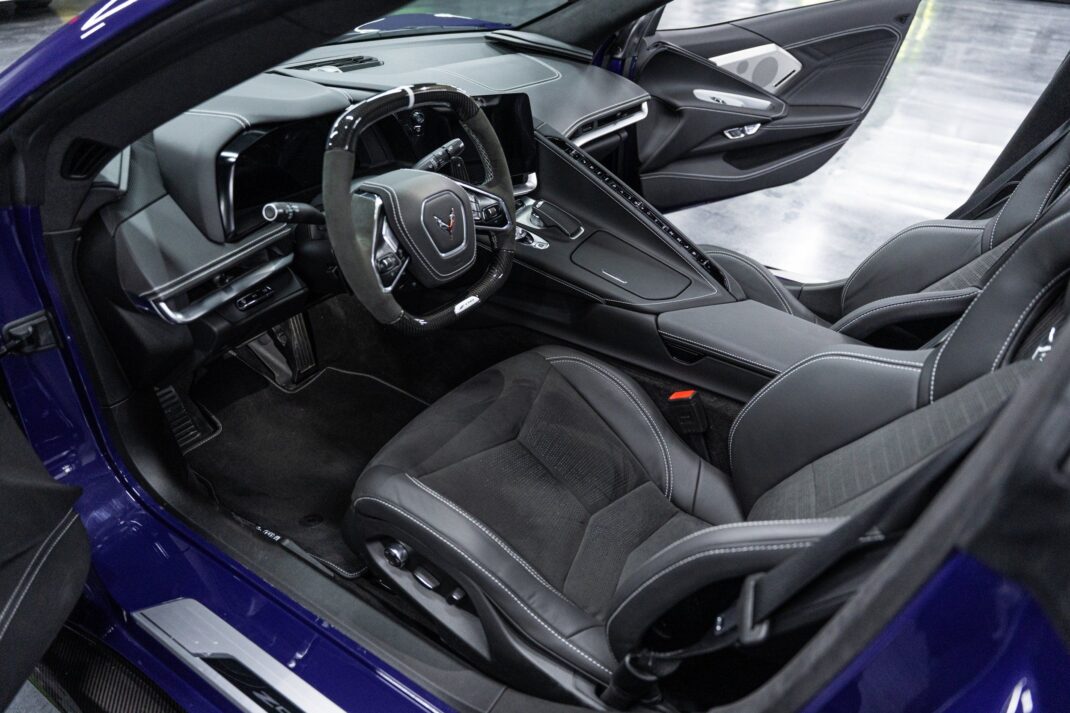 2025 Chevrolet Corvette - Image 38