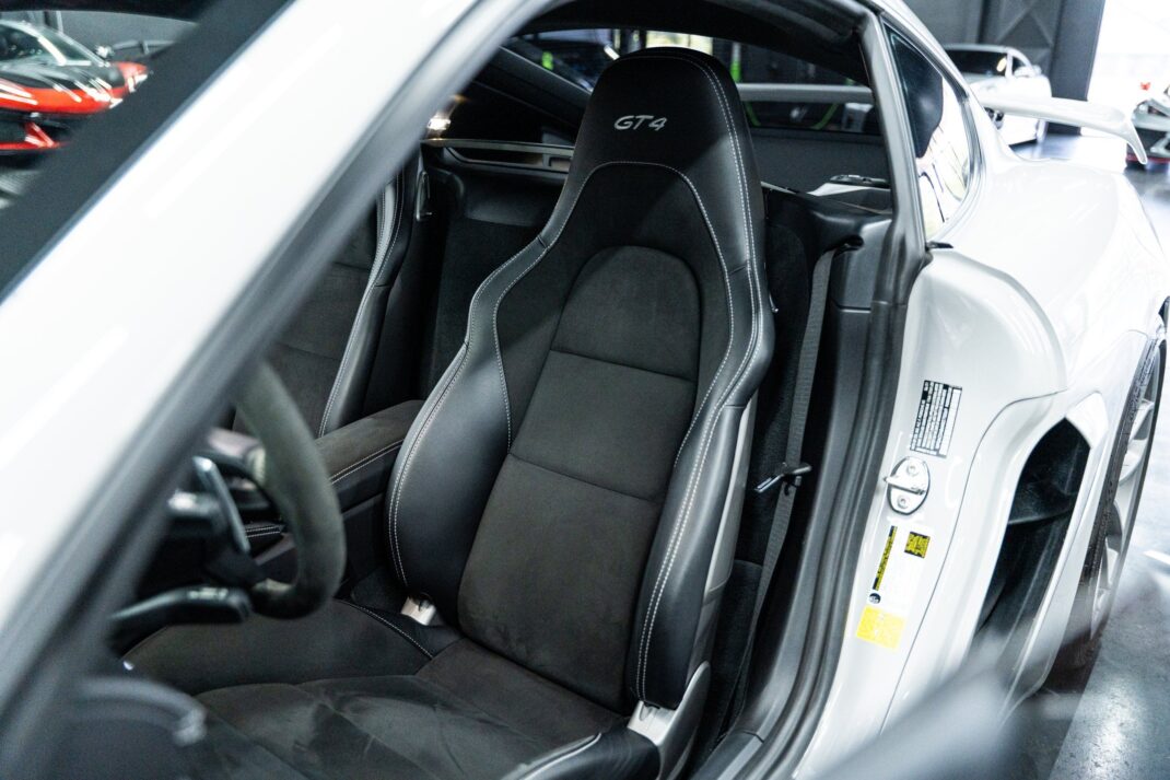 2022 Porsche 718 Cayman - Image 26