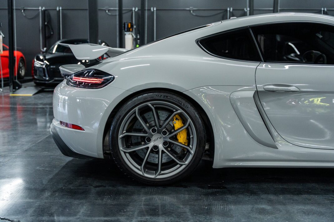 2022 Porsche 718 Cayman - Image 5