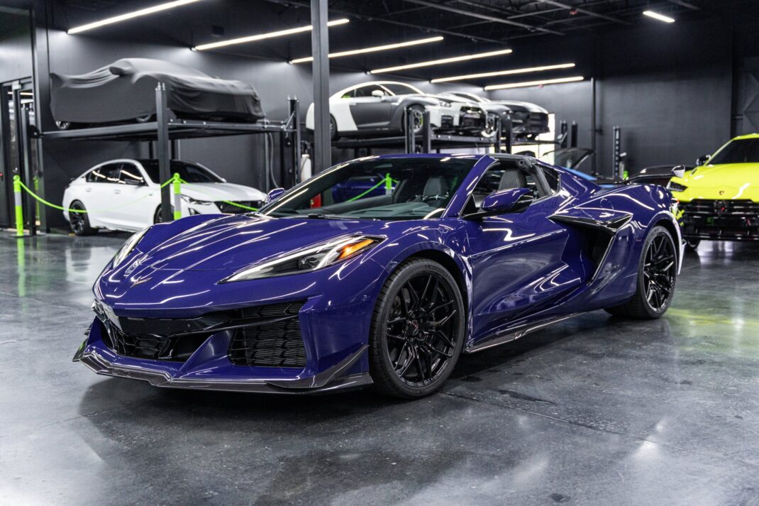 2025 Chevrolet Corvette - Image 15