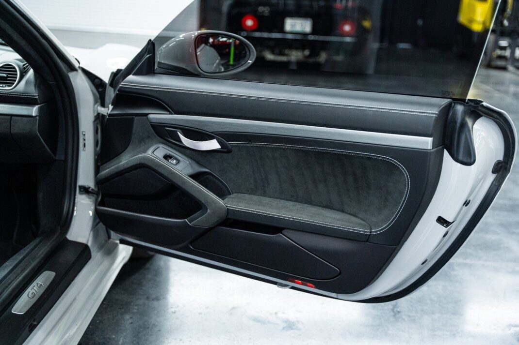 2022 Porsche 718 Cayman - Image 35