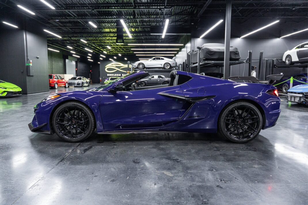 2025 Chevrolet Corvette - Image 12