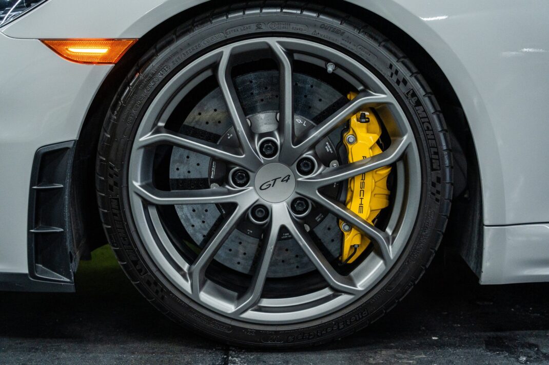 2022 Porsche 718 Cayman - Image 15