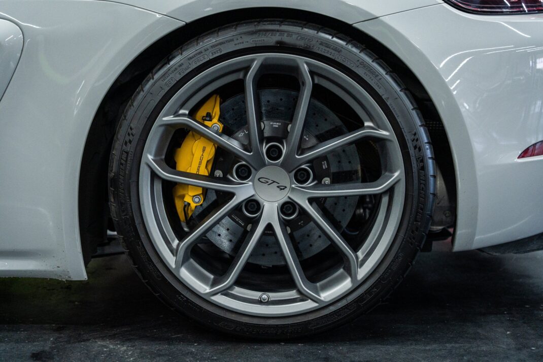 2022 Porsche 718 Cayman - Image 12