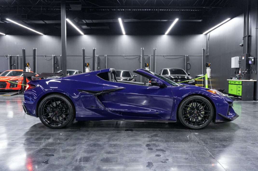2025 Chevrolet Corvette - Image 4