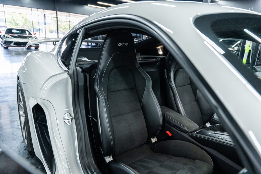 2022 Porsche 718 Cayman - Image 38