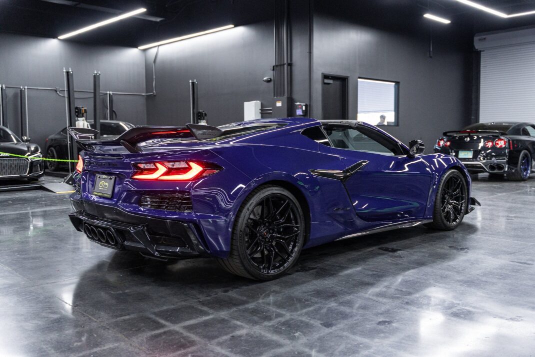 2025 Chevrolet Corvette - Image 7