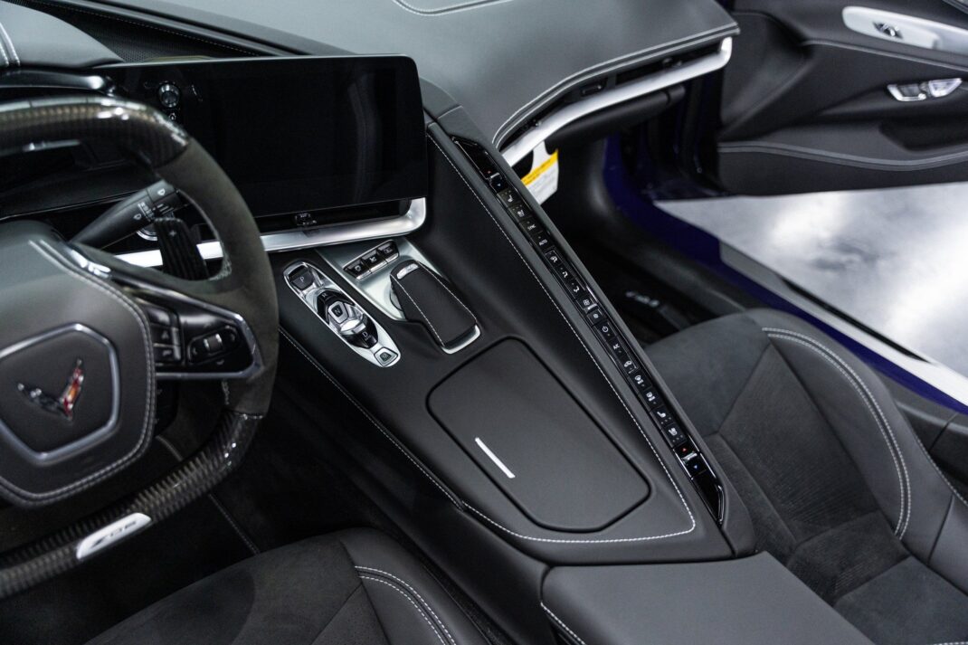 2025 Chevrolet Corvette - Image 42
