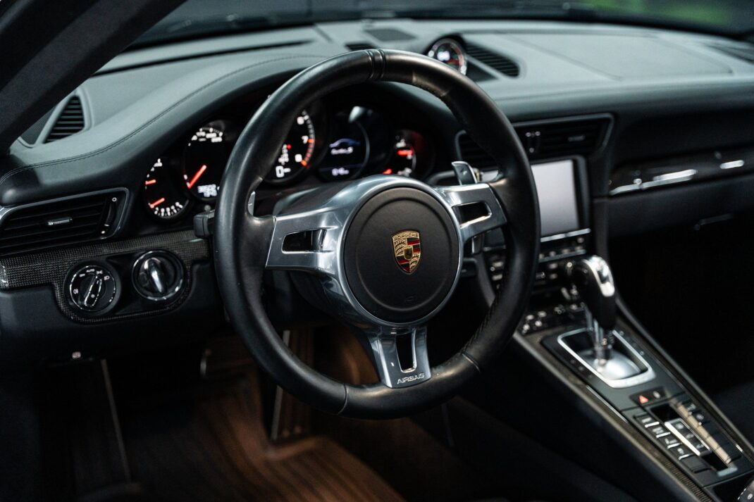 2014 Porsche 911 - Image 29