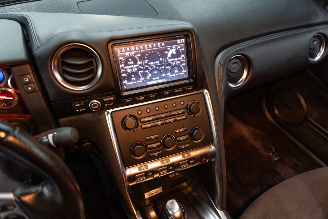 2010 Nissan GT-R - Image 28