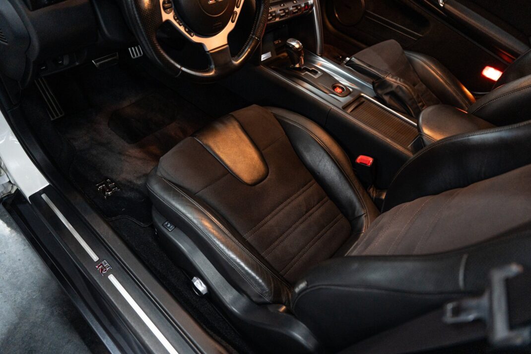 2010 Nissan GT-R - Image 25
