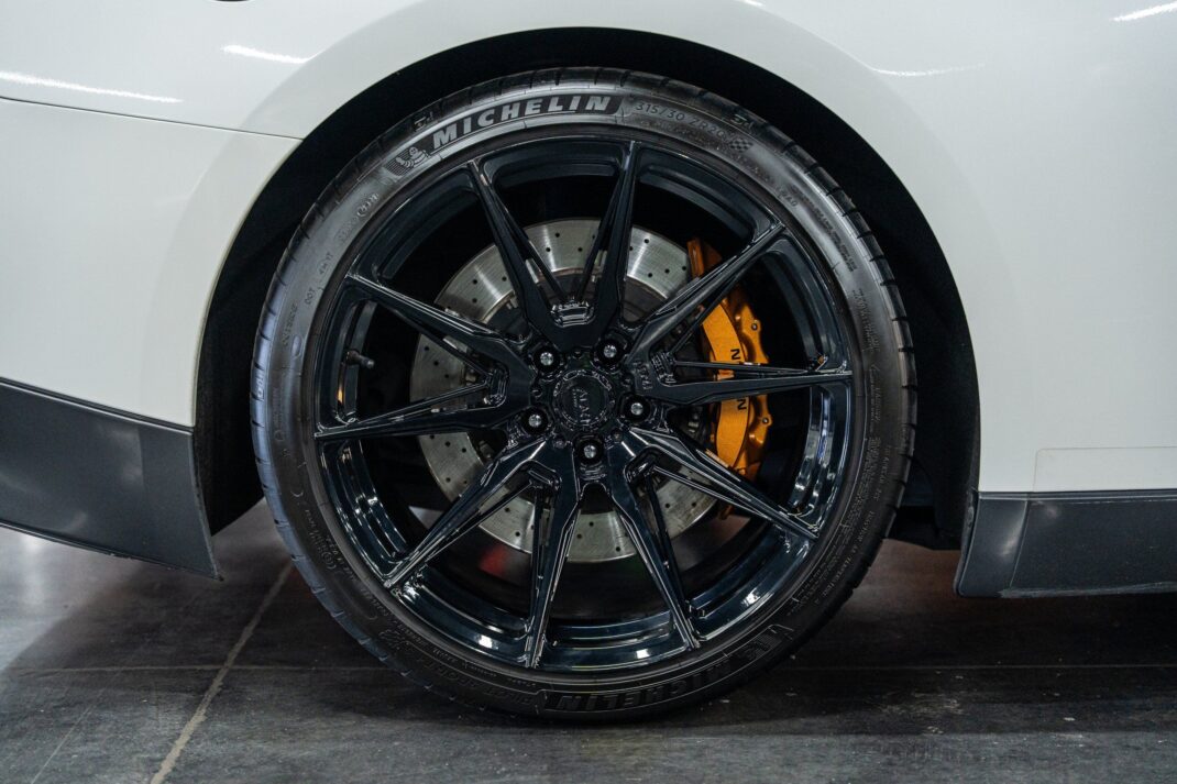 2010 Nissan GT-R - Image 6