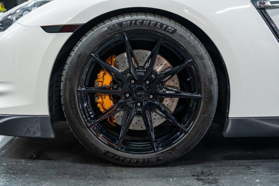 2010 Nissan GT-R - Image 14