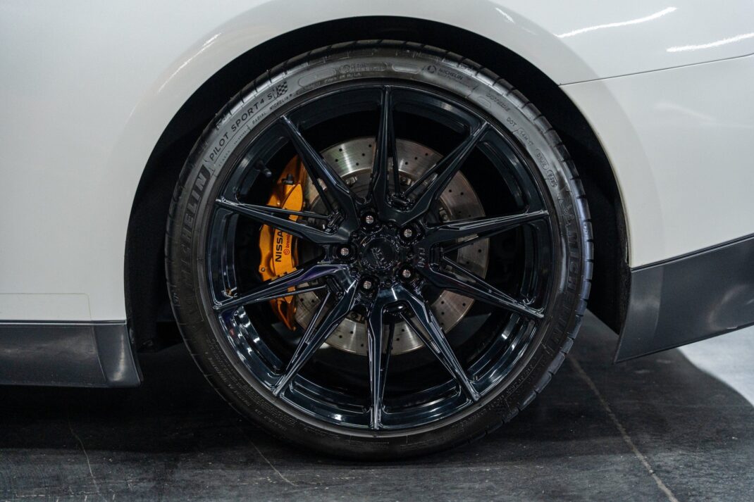 2010 Nissan GT-R - Image 11