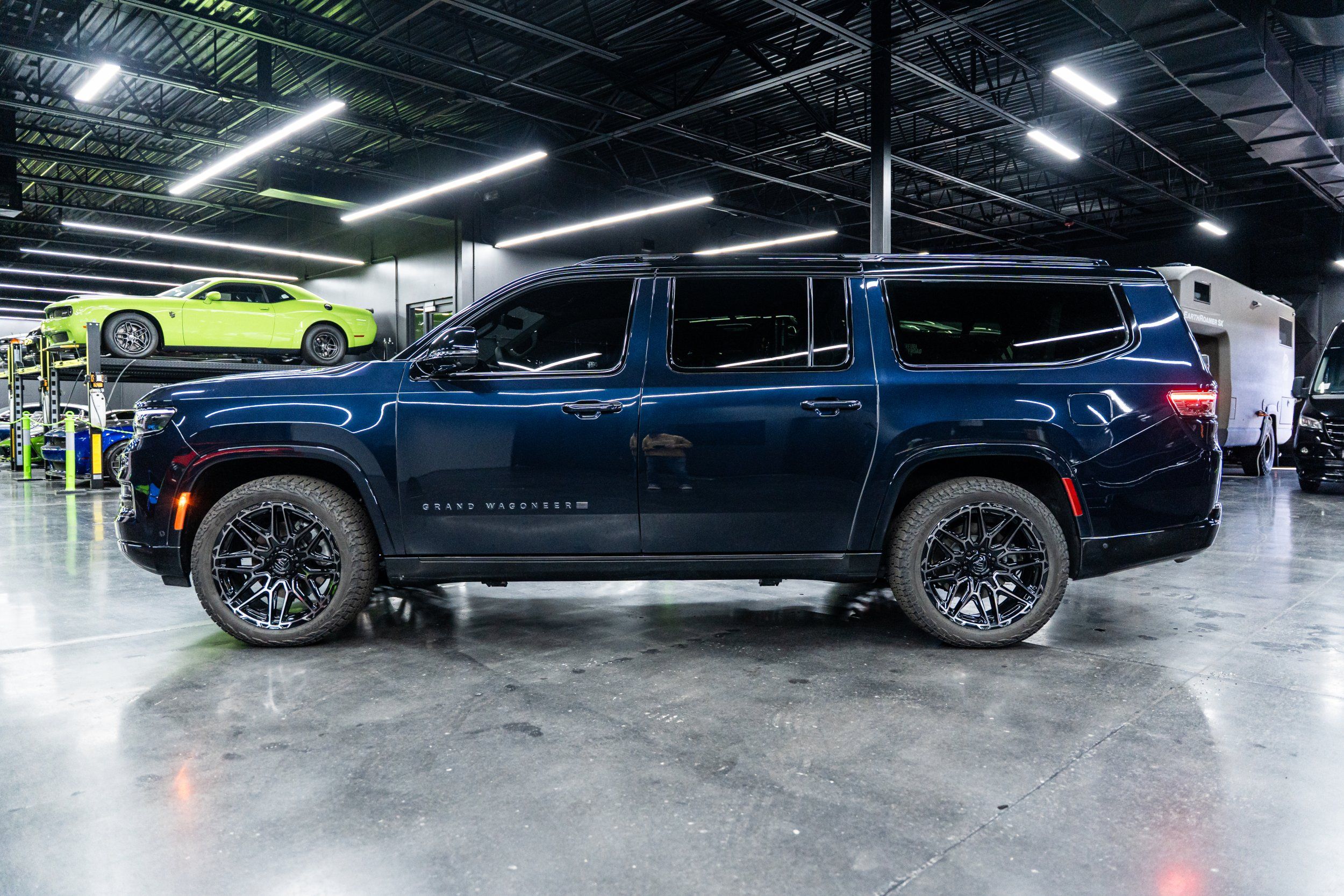 2024 Jeep Grand Wagoneer L - Image 12