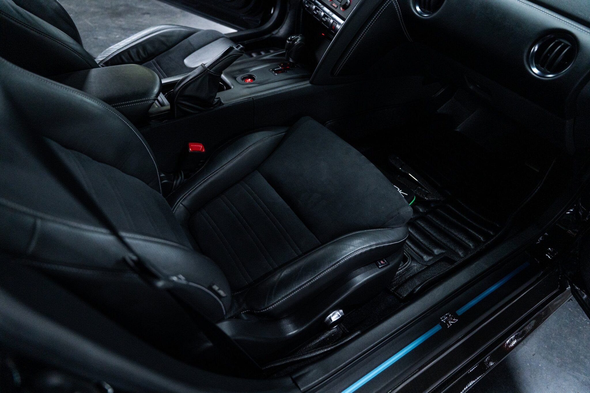 2014 Nissan GT-R - Image 44