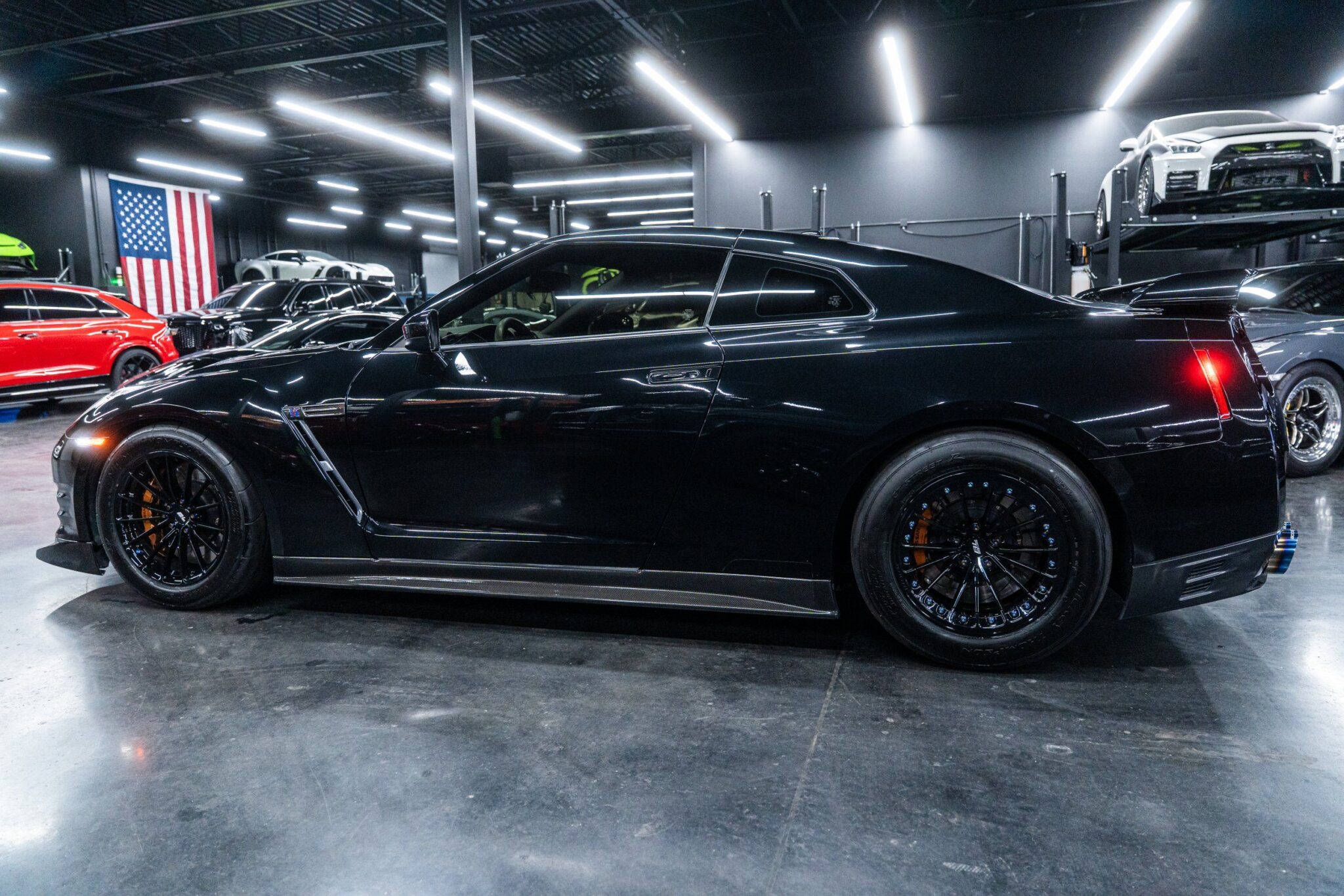 2014 Nissan GT-R - Image 11