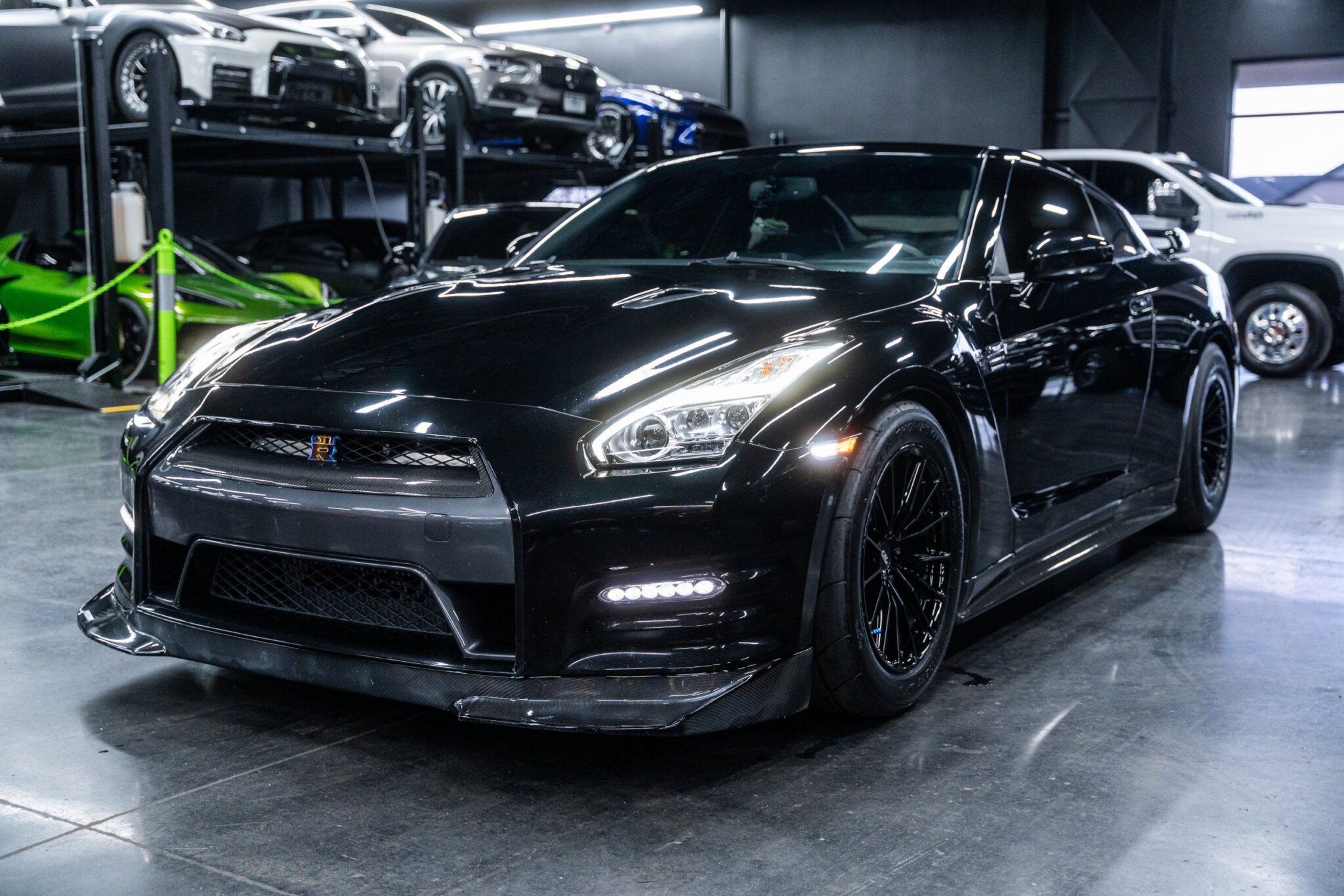 2014 Nissan GT-R - Image 13