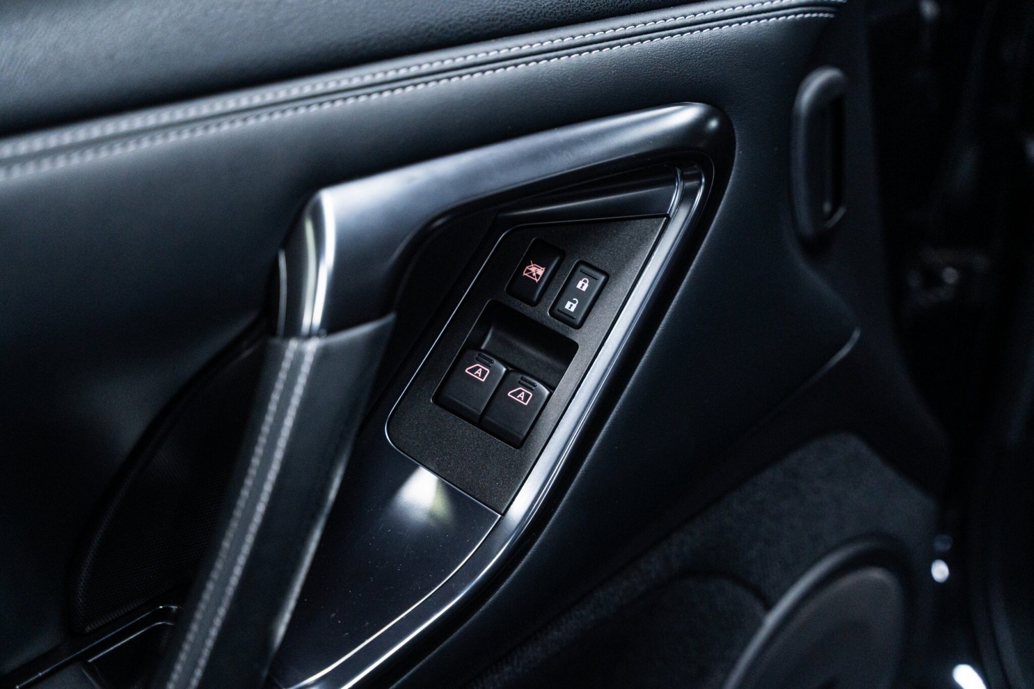 2014 Nissan GT-R - Image 33