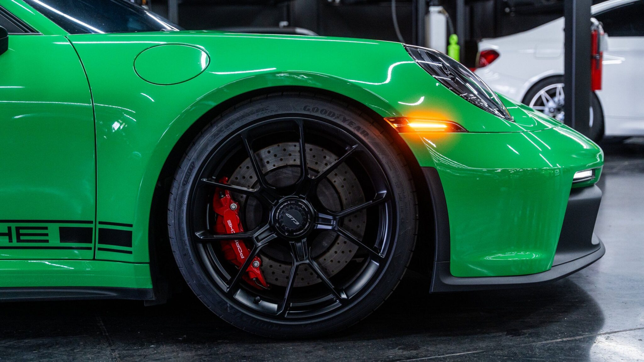 2022 Porsche 911 - Image 2