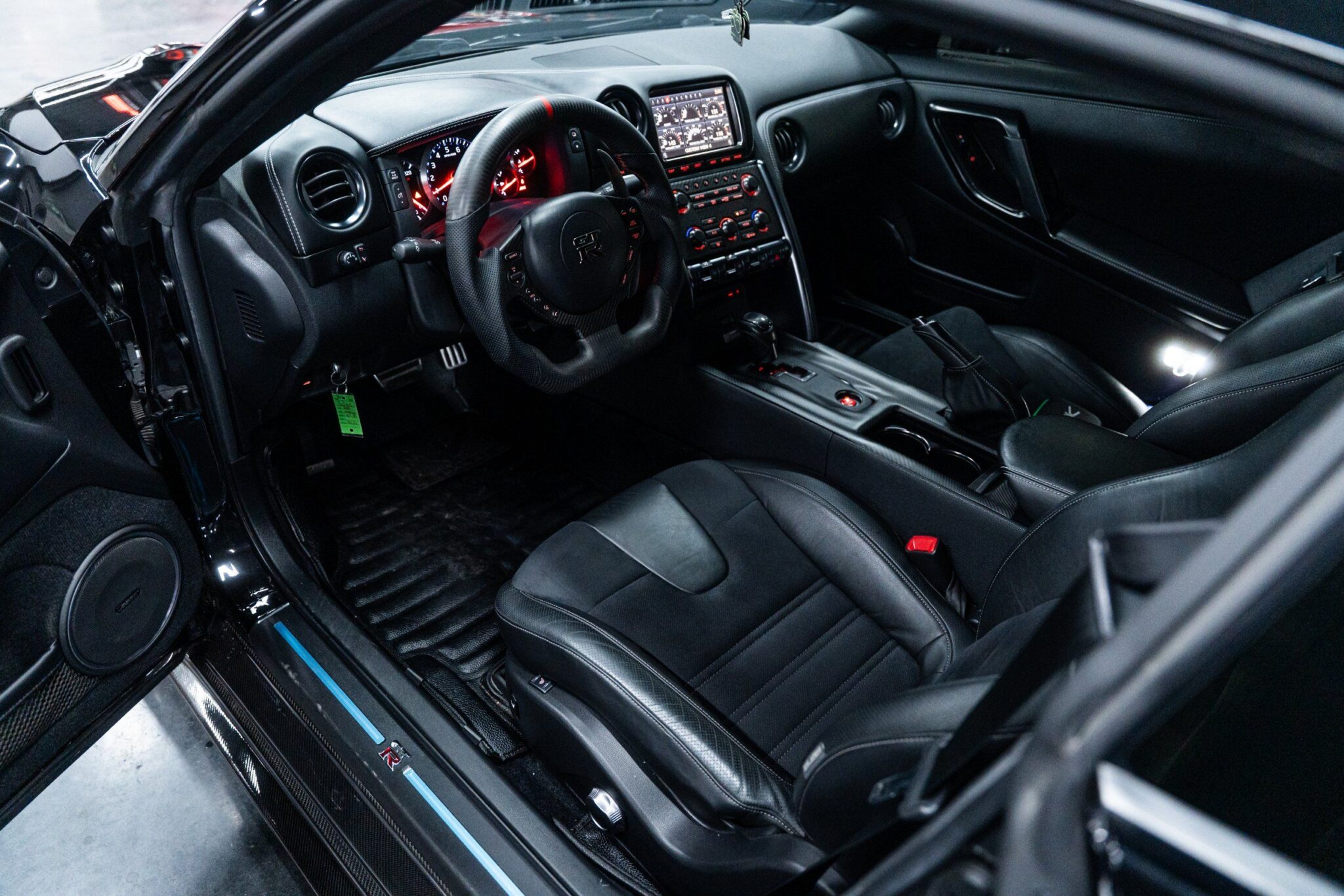 2014 Nissan GT-R - Image 31