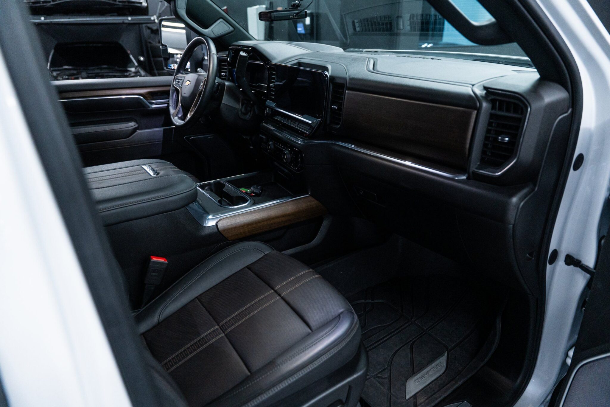 2024 Chevrolet Silverado 3500HD - Image 37