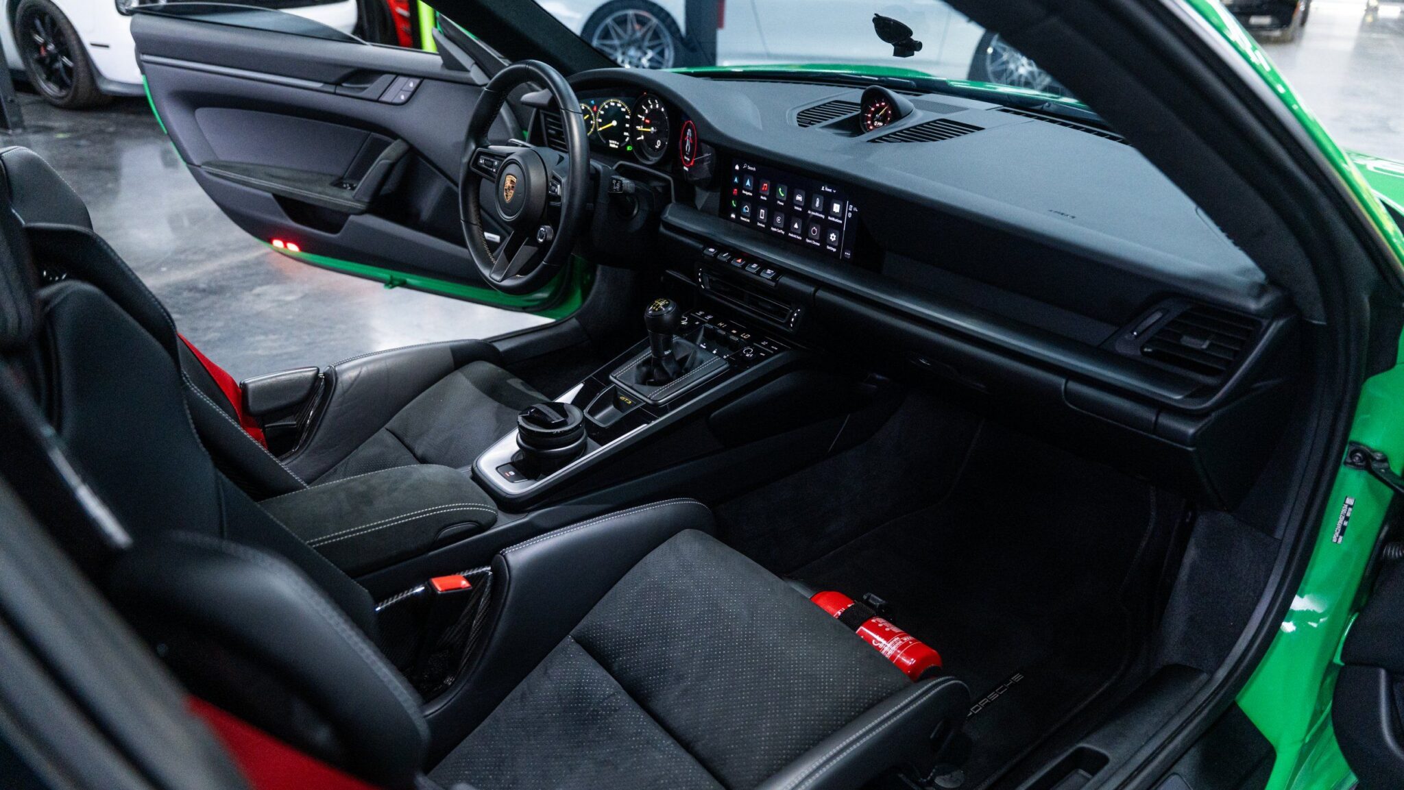 2022 Porsche 911 - Image 32