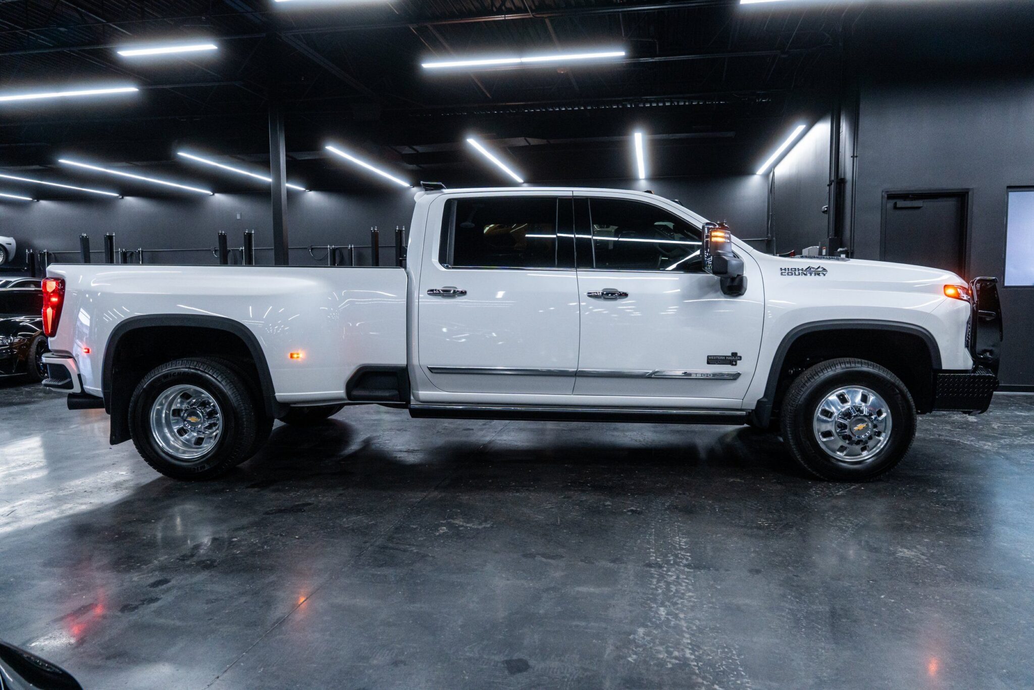 2024 Chevrolet Silverado 3500HD - Image 3