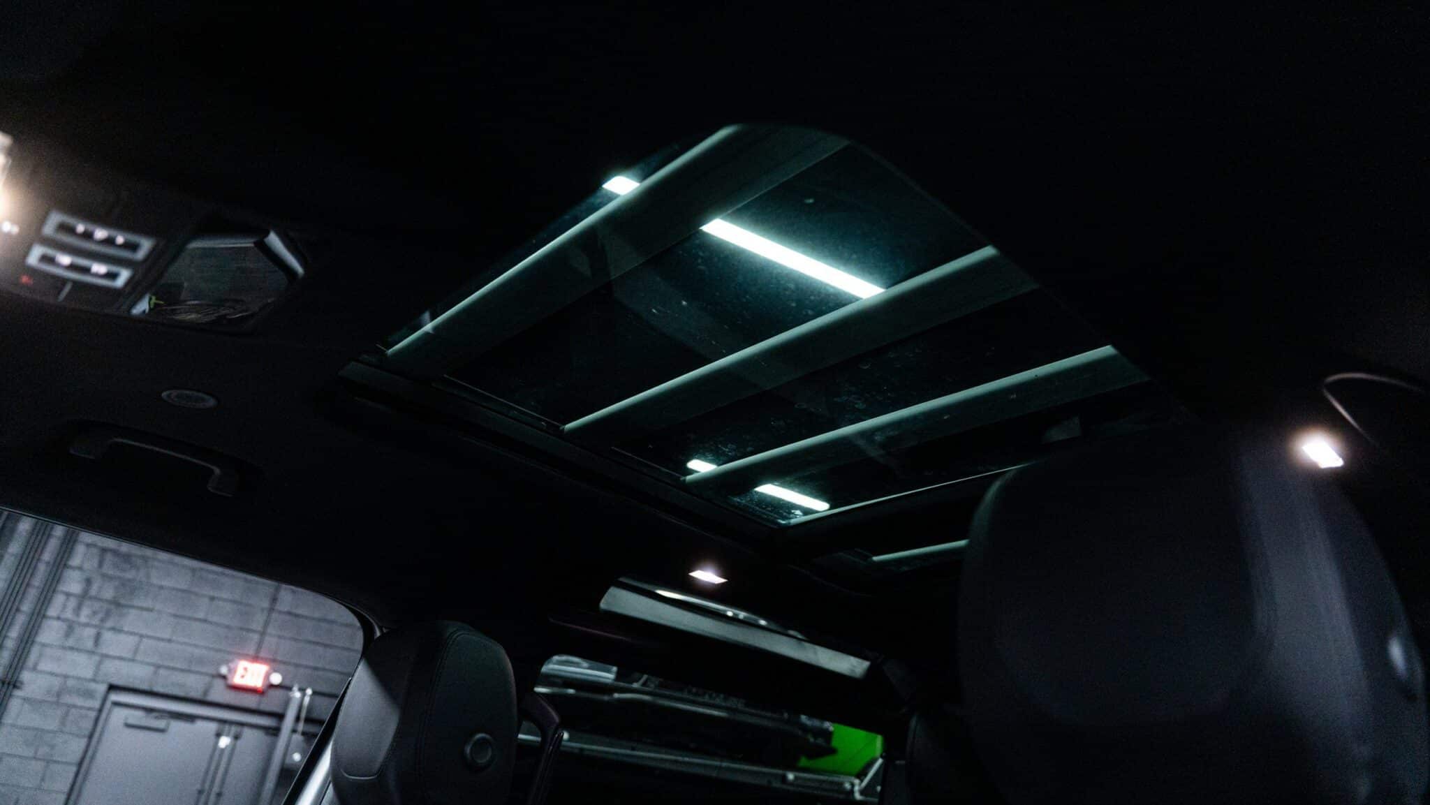 2023 Land Rover Defender - Image 34